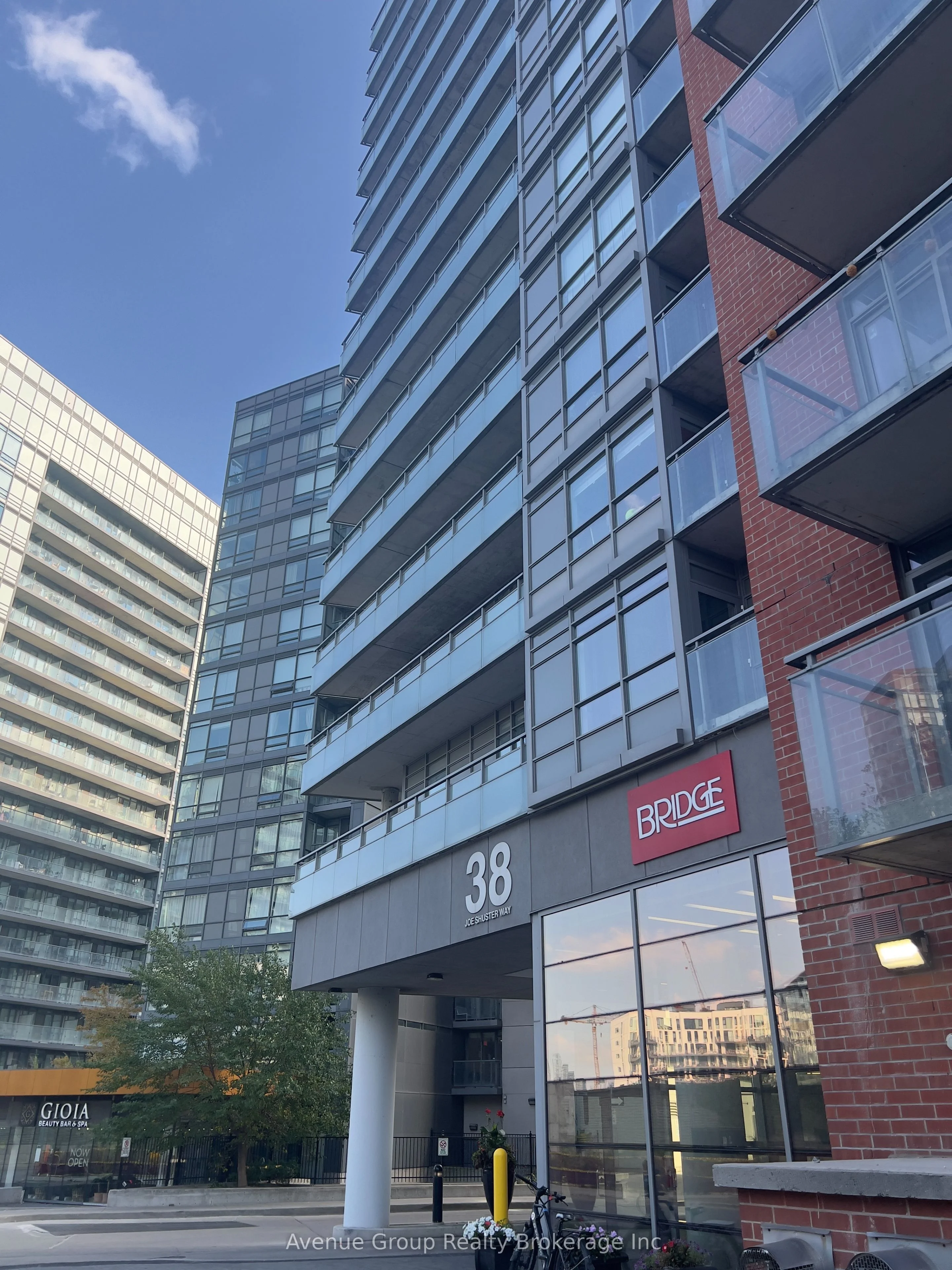 38 Joe Shuster Way 1520, Toronto W01, ON M6K 0A5