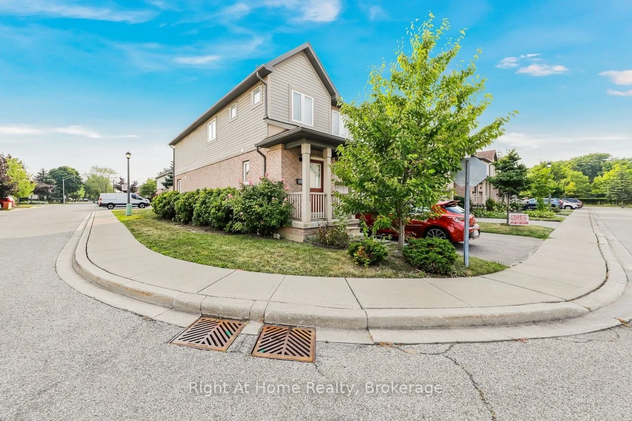 Condo Townhouse in Mississauga