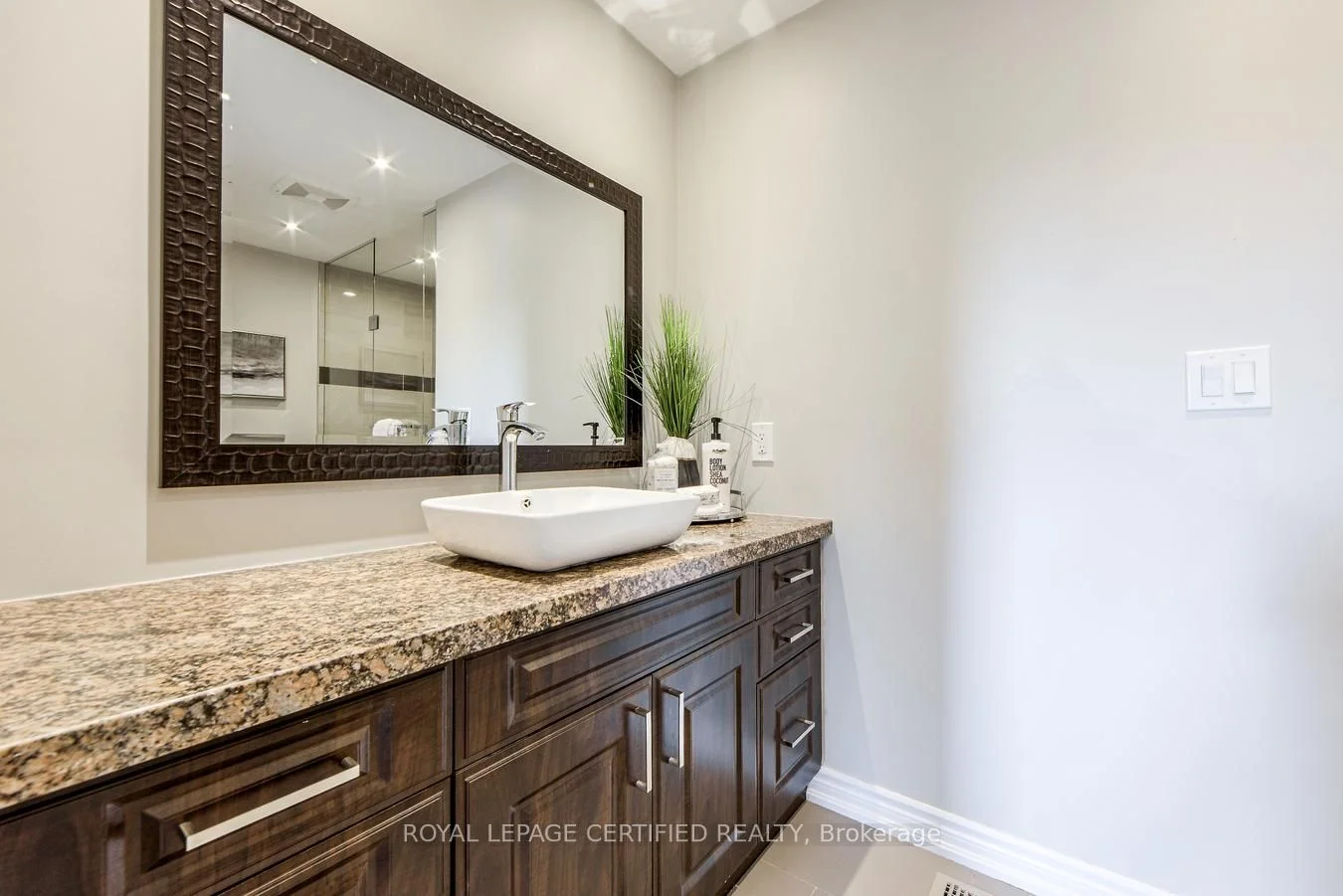 3306 Columbine Crescent, Mississauga, ON L5N 6A8