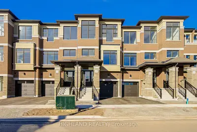 Att/Row/Townhouse in Oakville