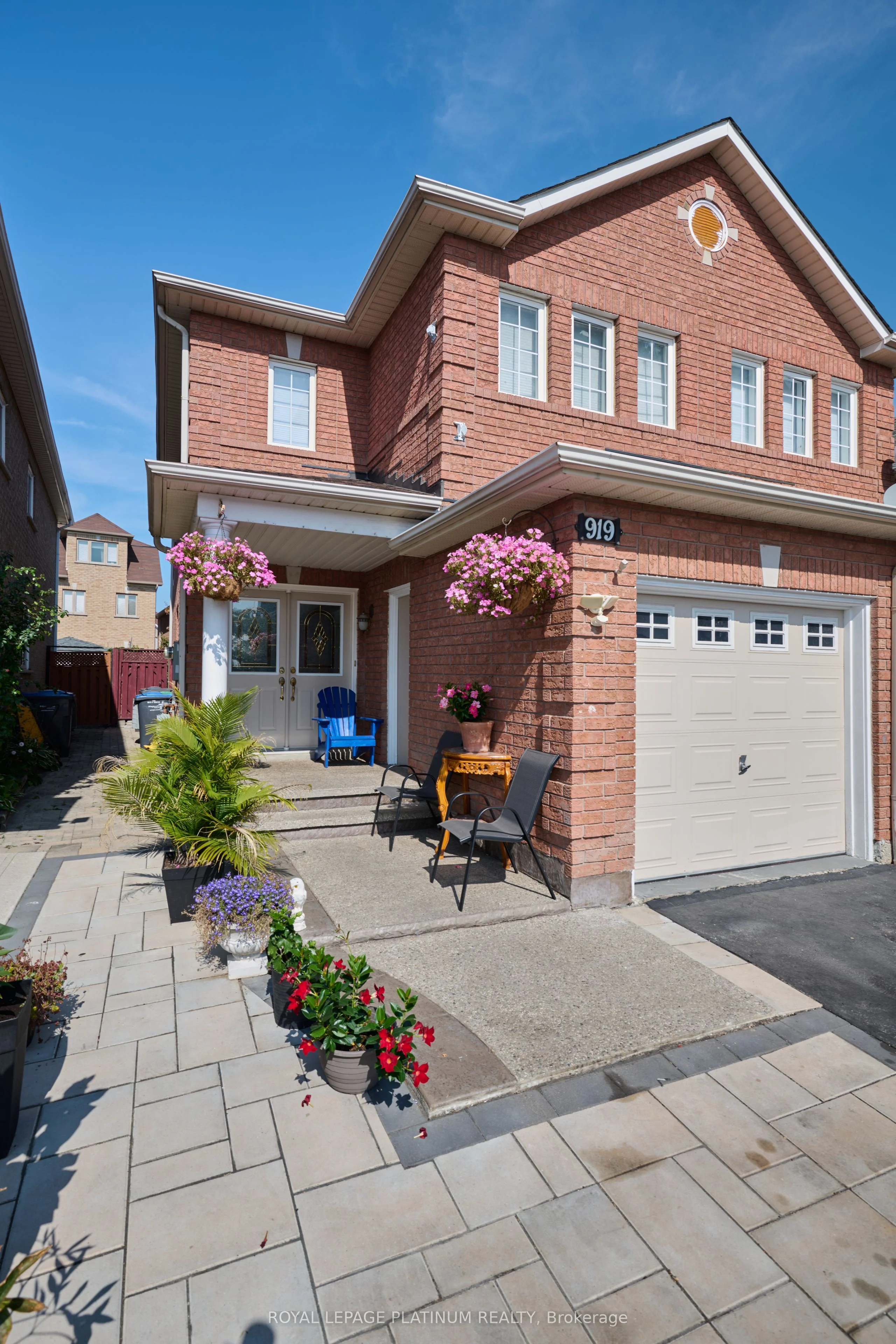 919 Marygrace Court, Mississauga, ON L5V 2X7