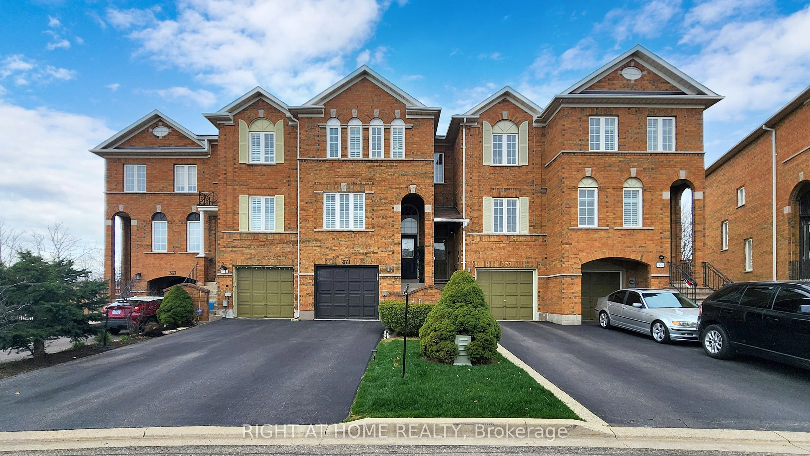 371 Fairgate Way, Oakville, ON L6H 6Y1