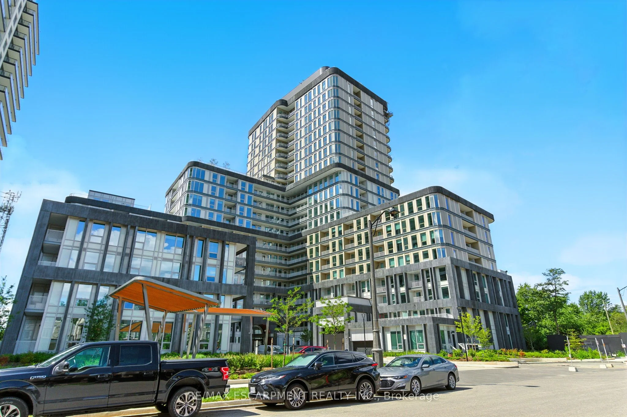 3240 William Coltson Avenue 427, Oakville, ON L6H 8C8