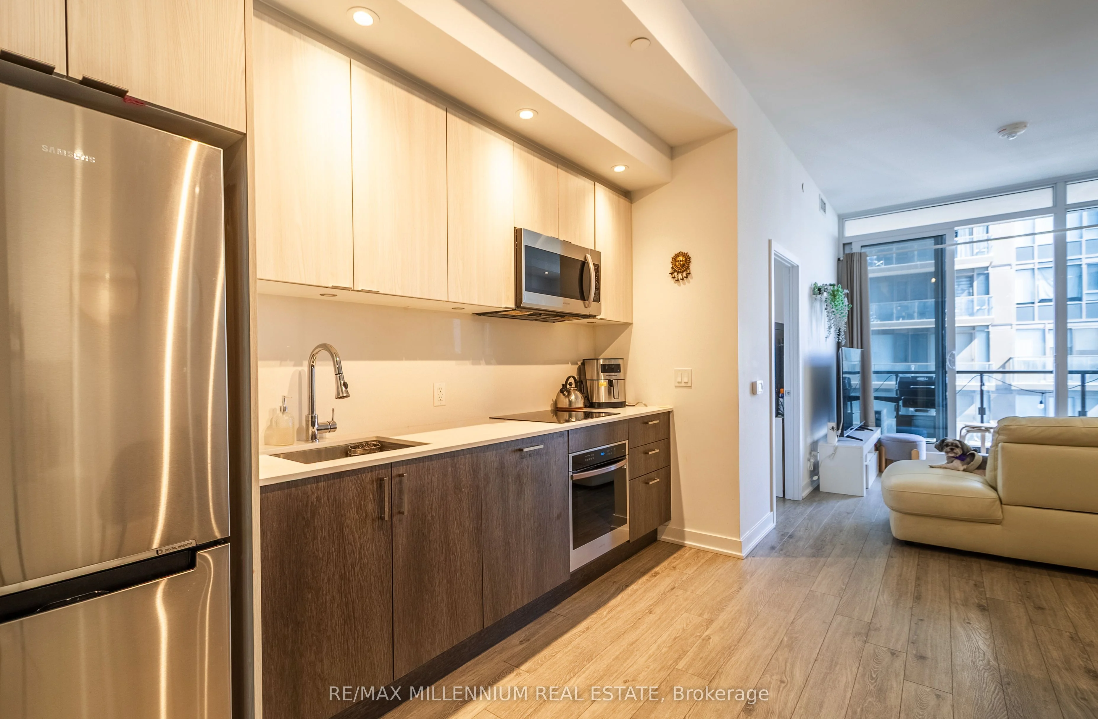 Condo Apartment in Toronto