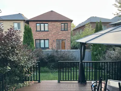 Att/Row/Townhouse in Milton
