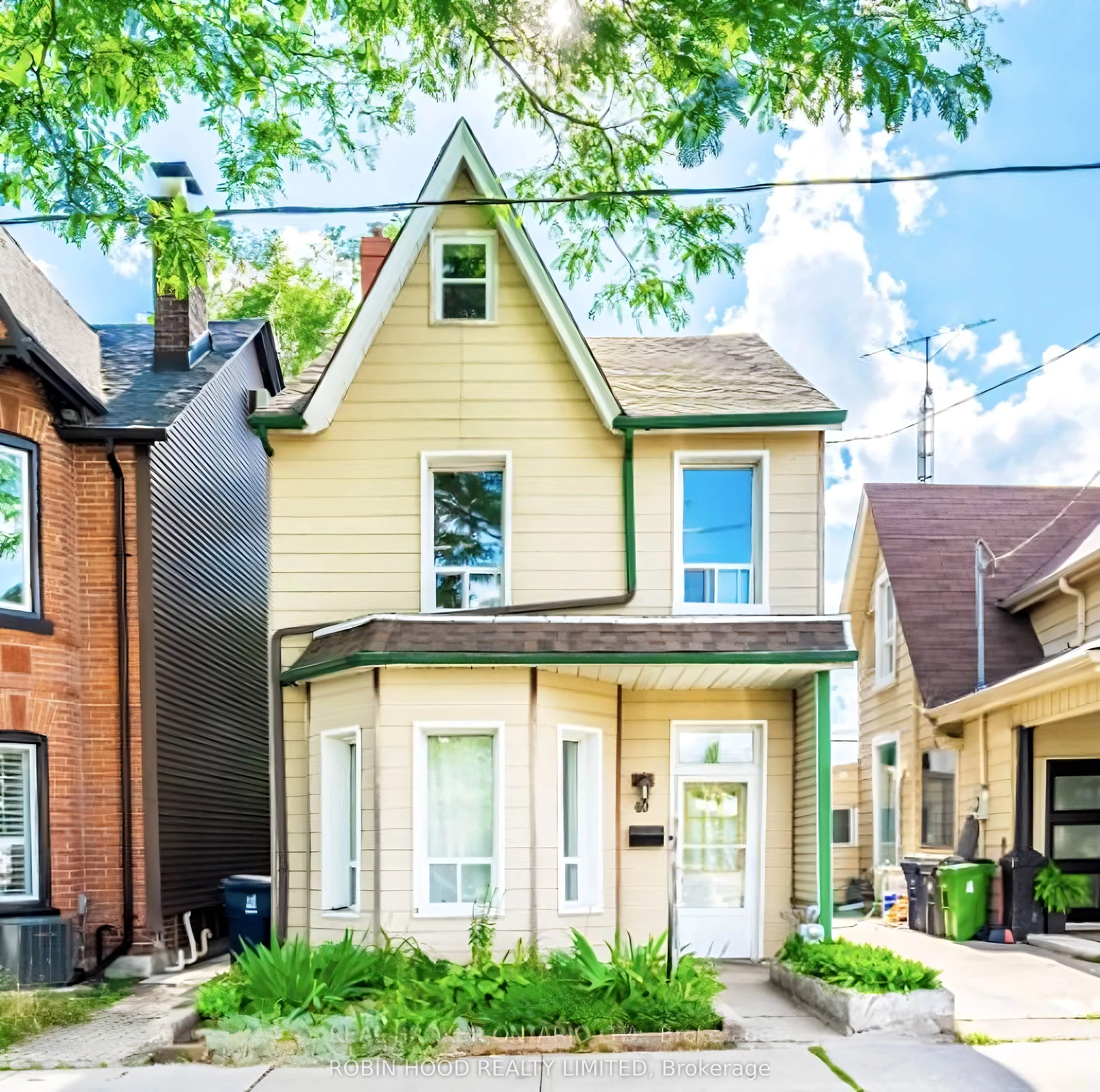 40 Ford Street Main, Toronto W03, ON M6N 3A1