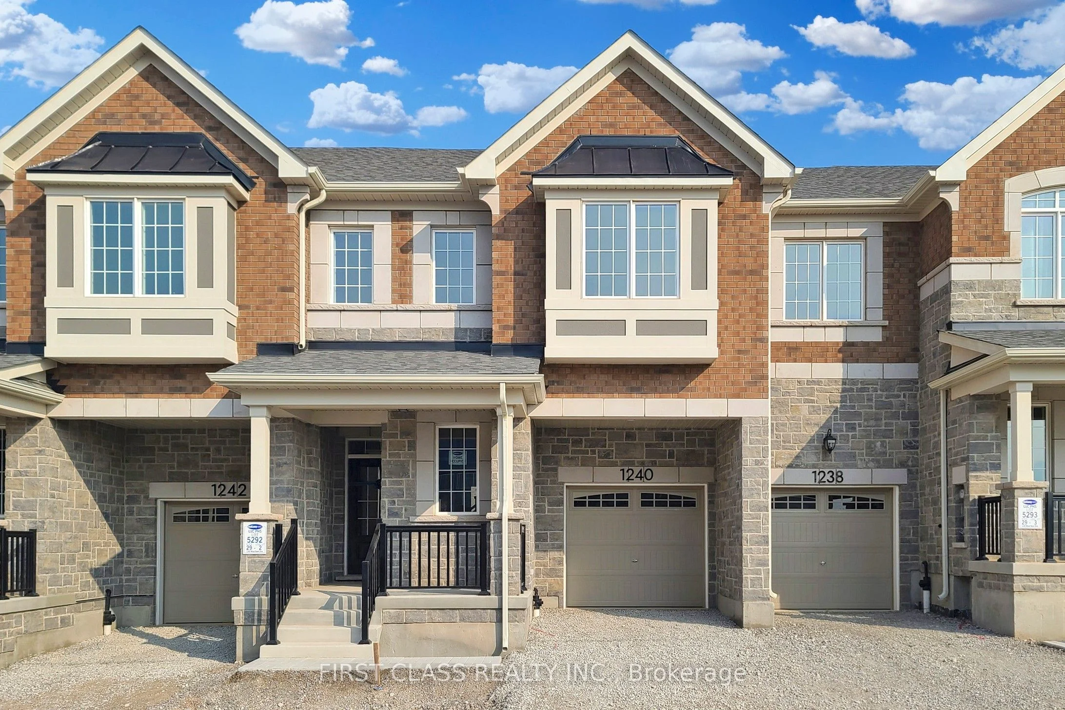 1240 Wheat Boom Drive, Oakville, ON L6H 7G1
