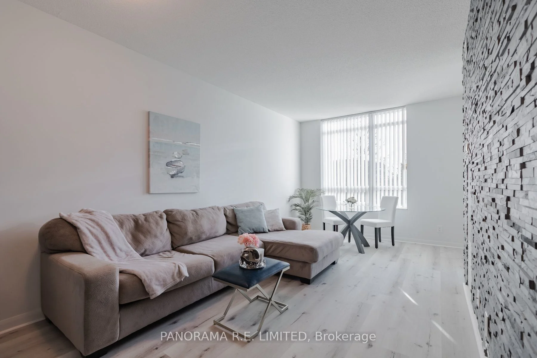 235 Sherway Gardens Road 207, Toronto W08, On M9c 0a2