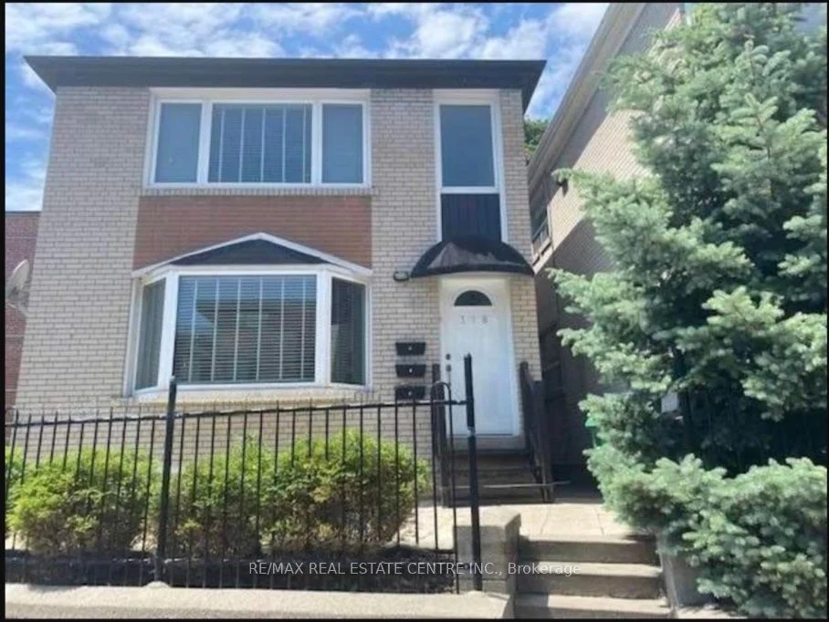 378 Lakeshore Road W, Mississauga, ON L5H 1H5
