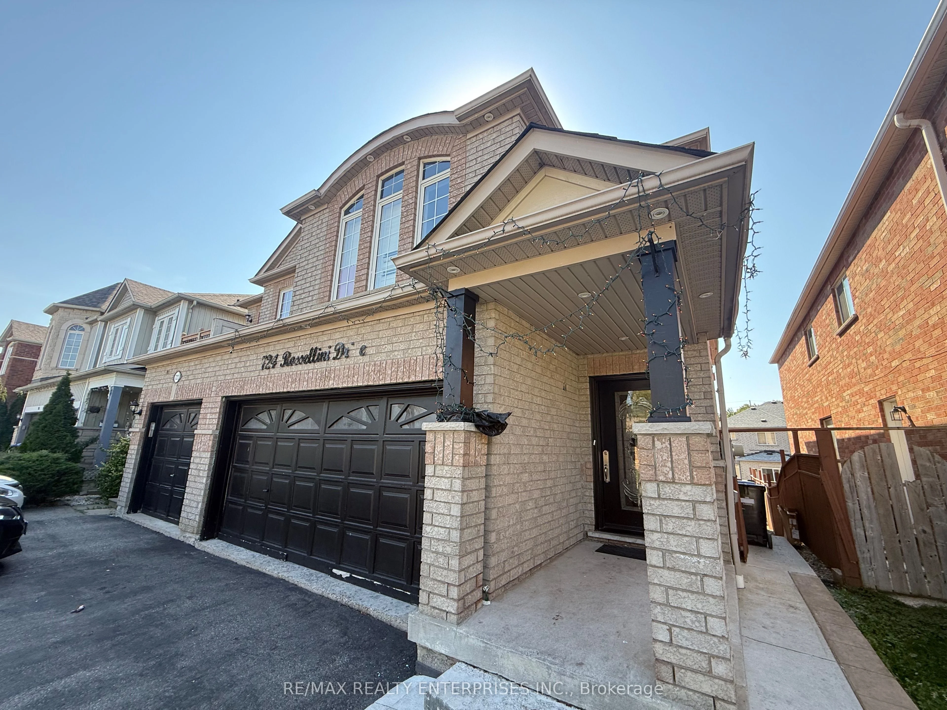 724 Rossellini Drive BSMT, Mississauga, ON L5W 1L1