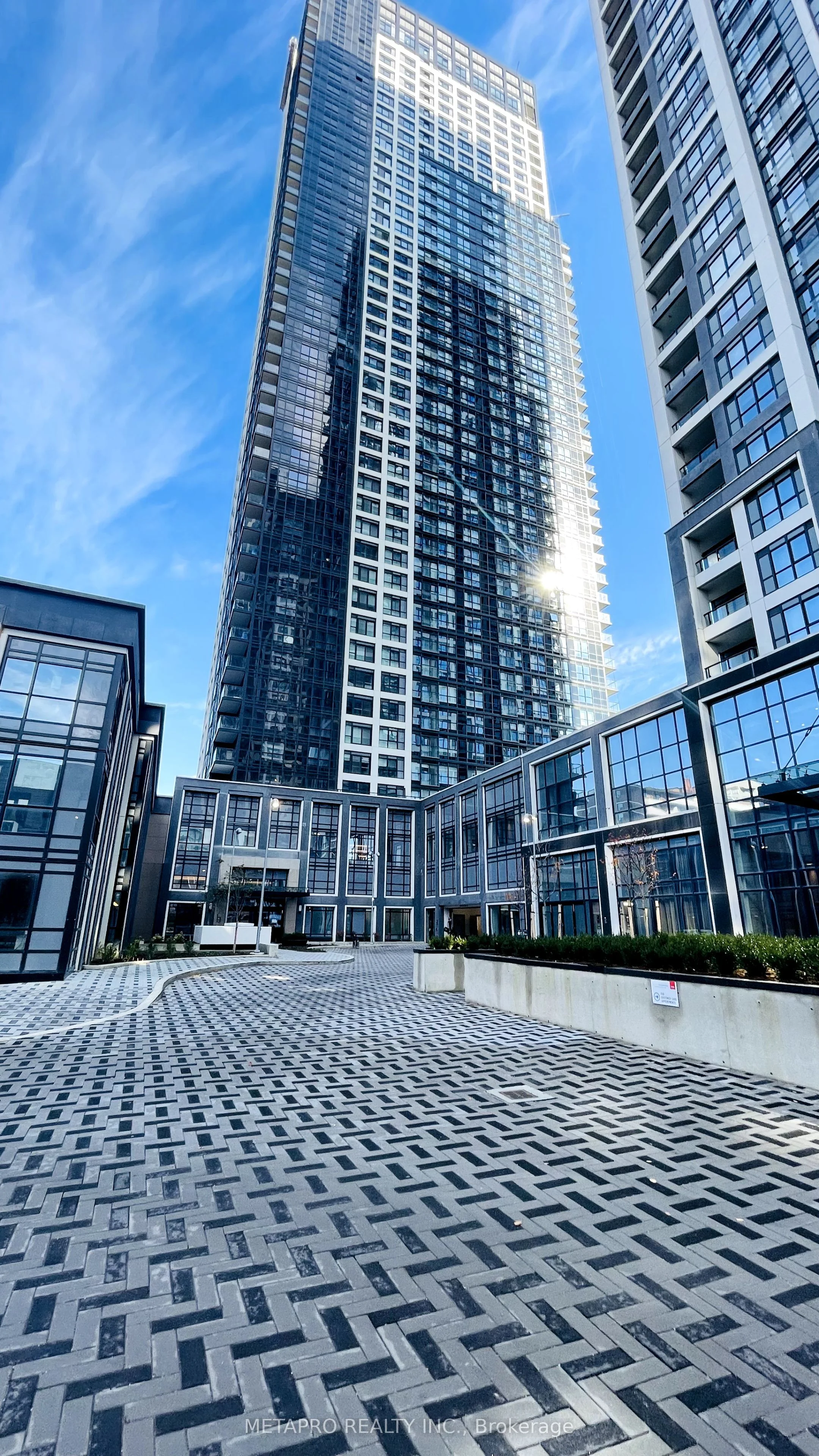 5 Mabelle Avenue #2733, Toronto W08, ON M9A 4Y1