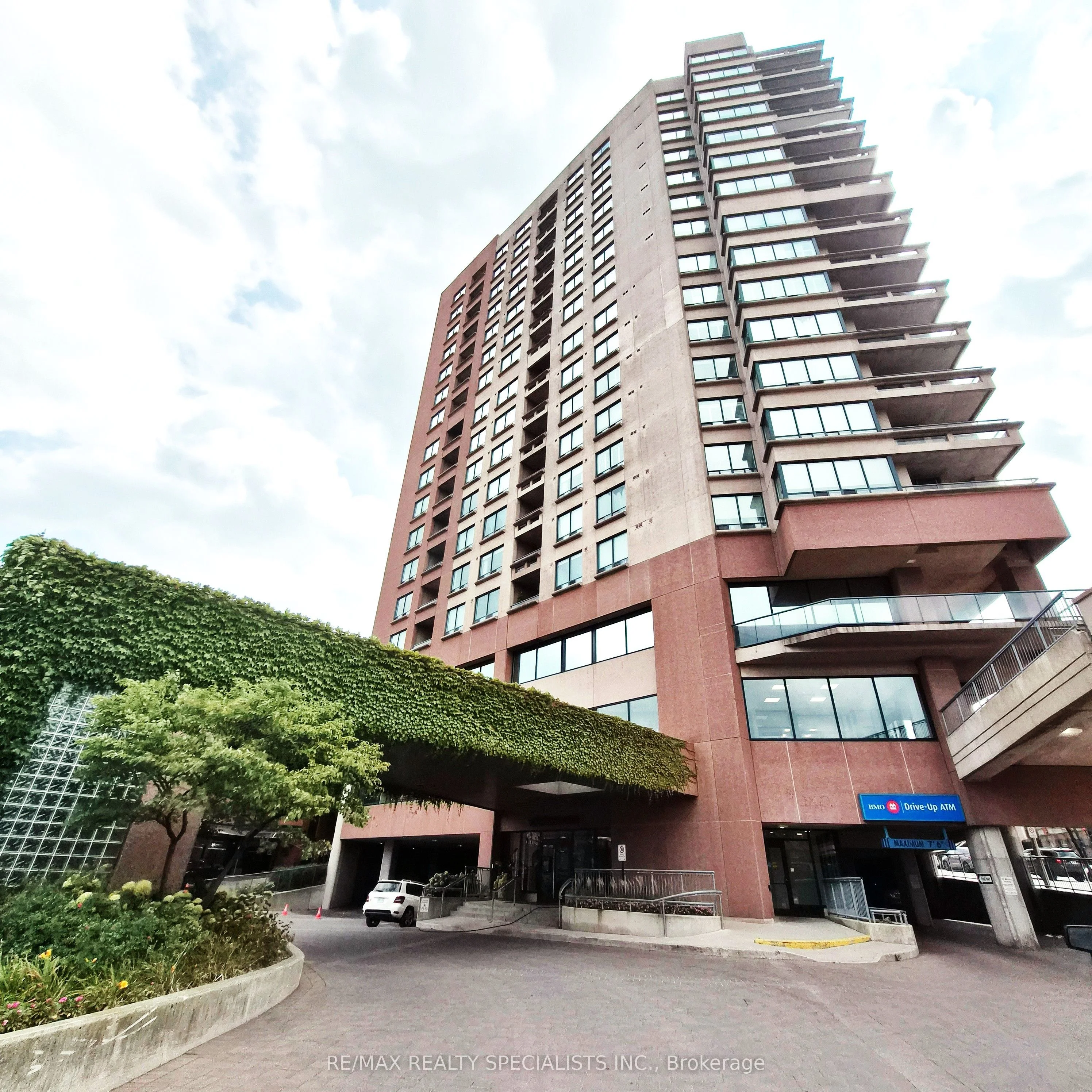 Condo Apartment in Brampton