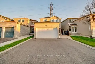 Detached in Brampton