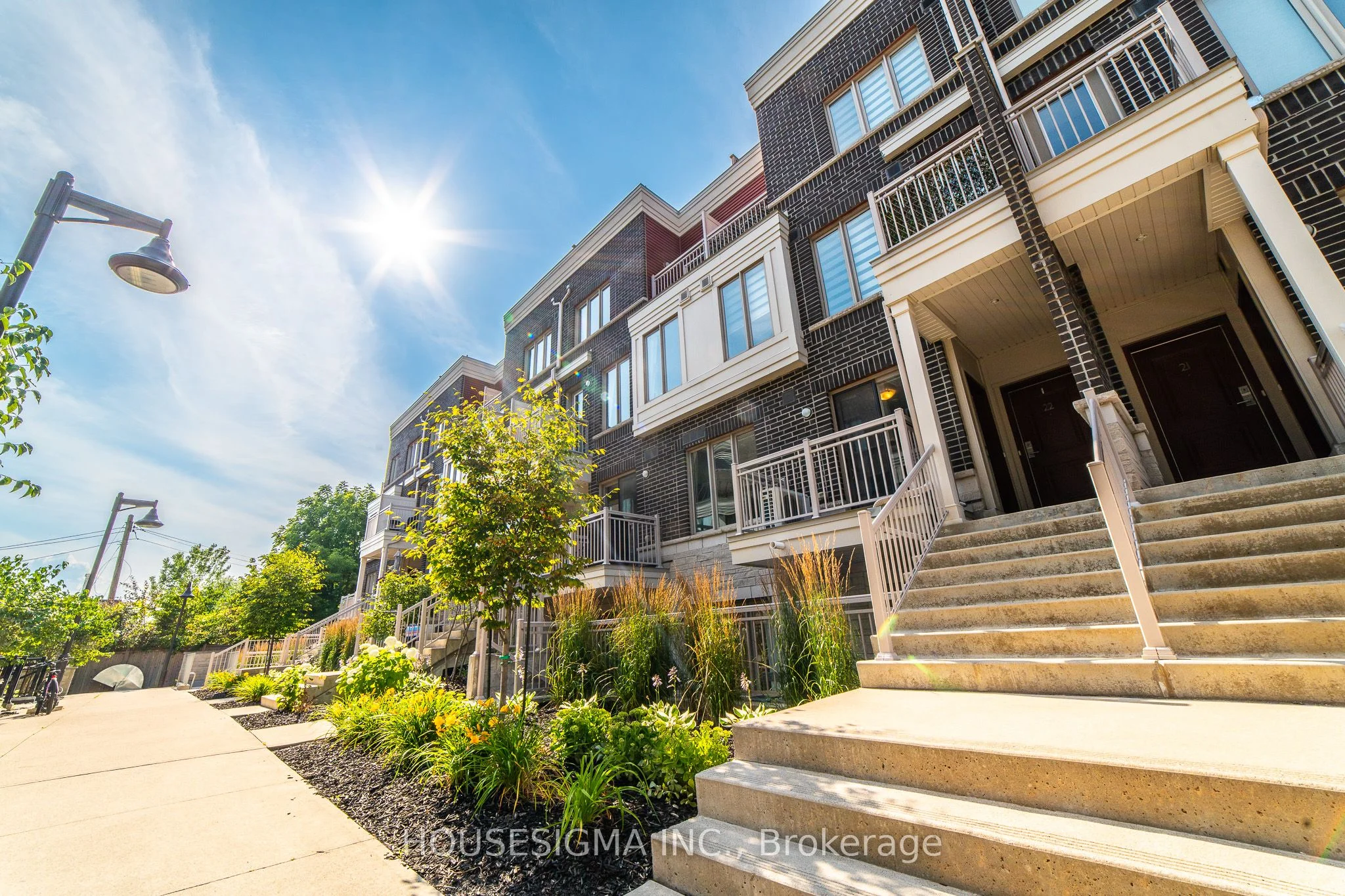 140 Long Branch Avenue 23, Toronto W06, ON M8W 1N6
