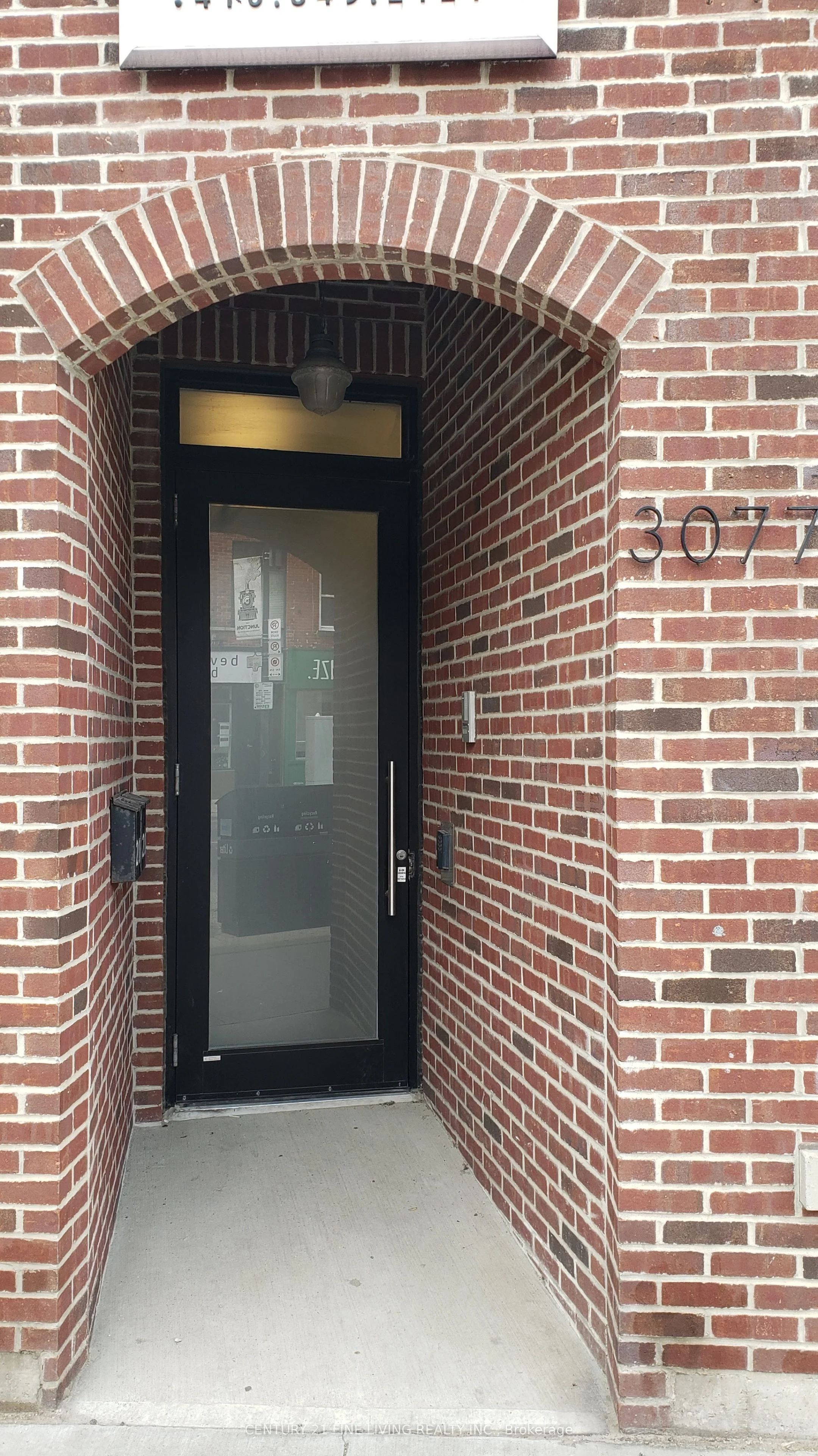 3077 Dundas Street W 201, Toronto W02, ON M6P 1Z5