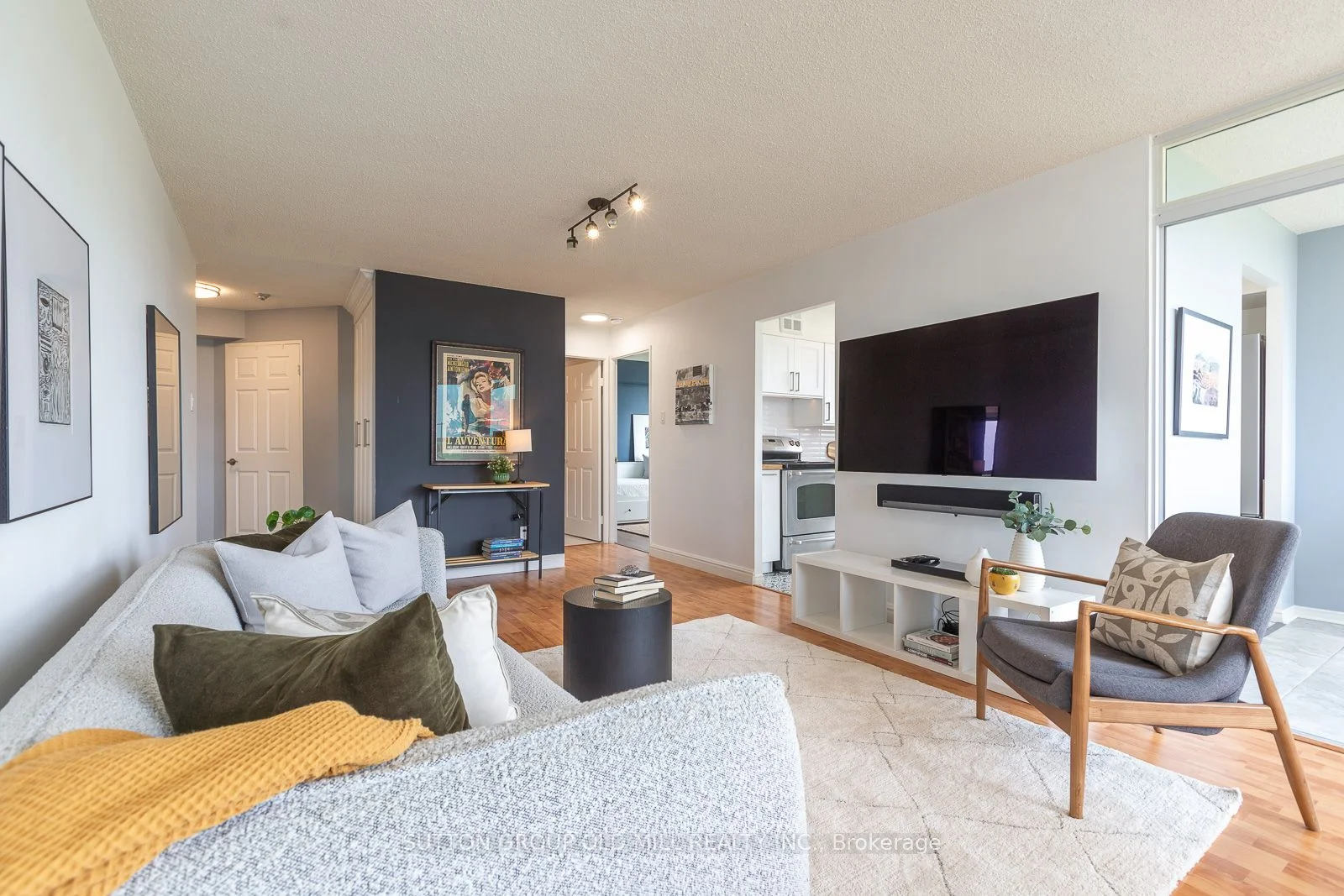 1485 Lakeshore Road E 1014, Mississauga, ON L5E 3G2