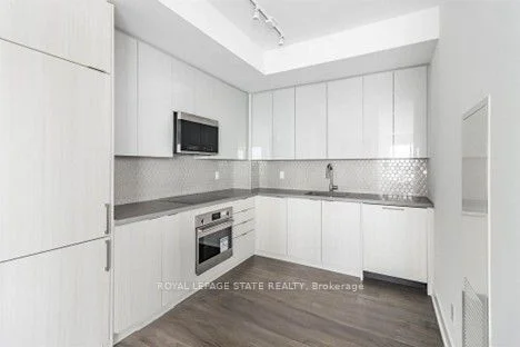 2481 Taunton Road 802, Oakville, On L6h 3r9