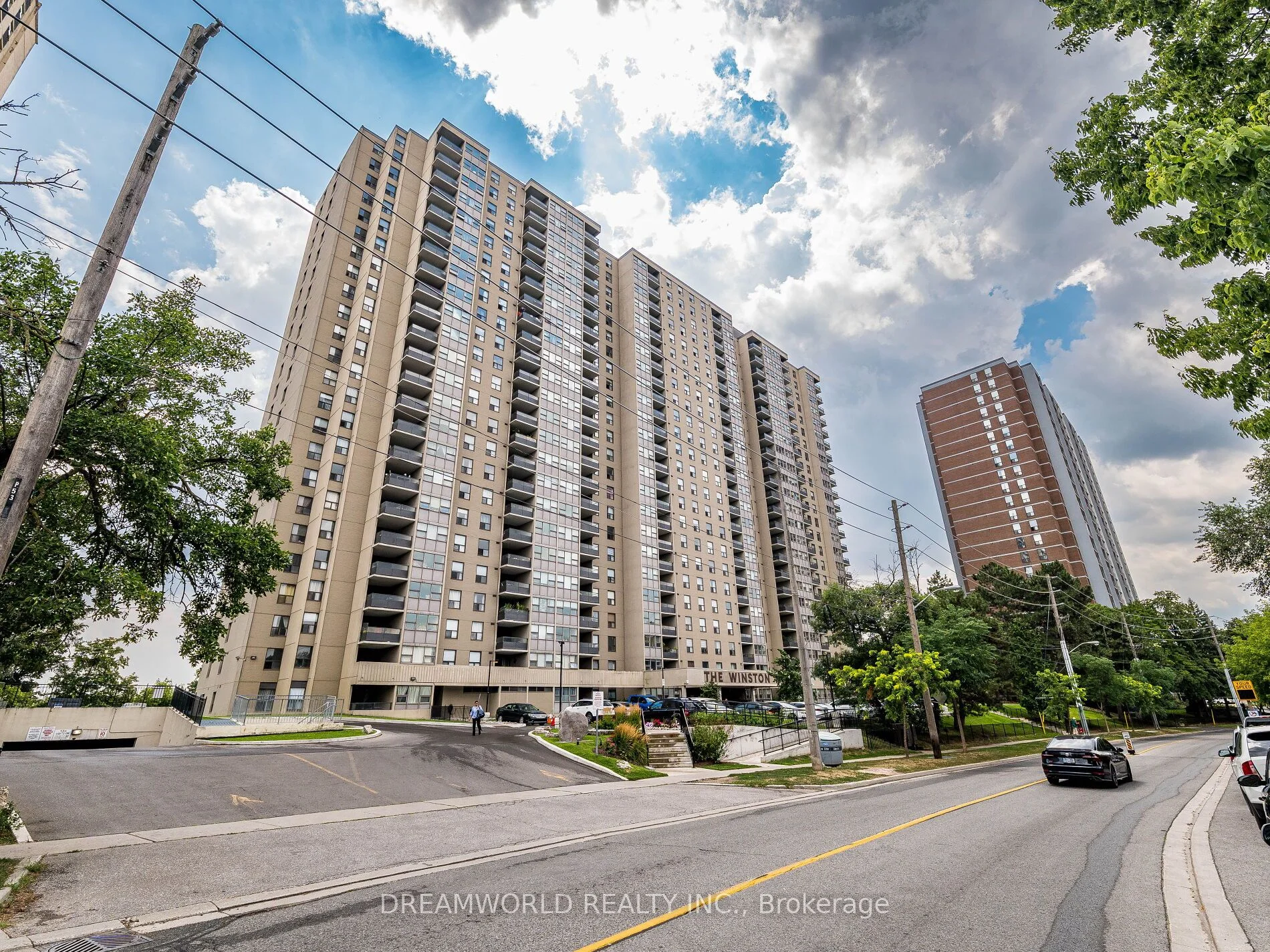 75 Emmett Avenue 2104, Toronto W04, ON M6M 5A7