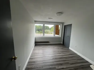 Upper Level in Caledon