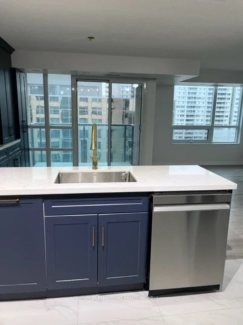 208 Enfield Place 1202, Mississauga, ON L5B 0G8
