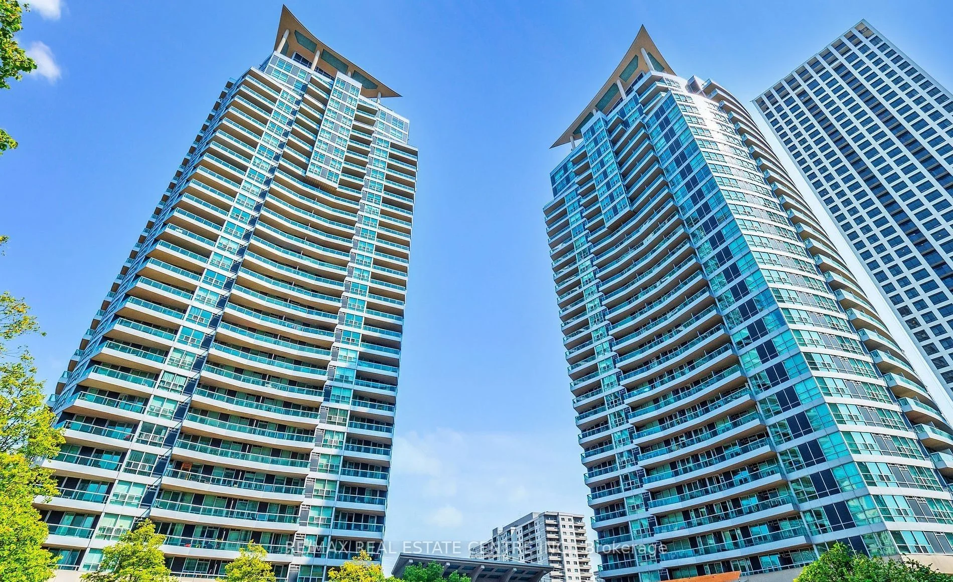 33 Elm Drive W 1603, Mississauga, ON L5B 4M2