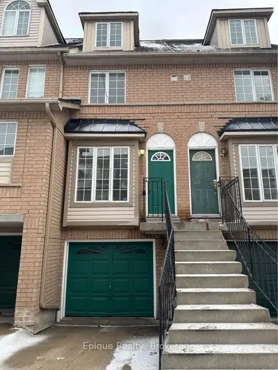 Condo Townhouse in Mississauga