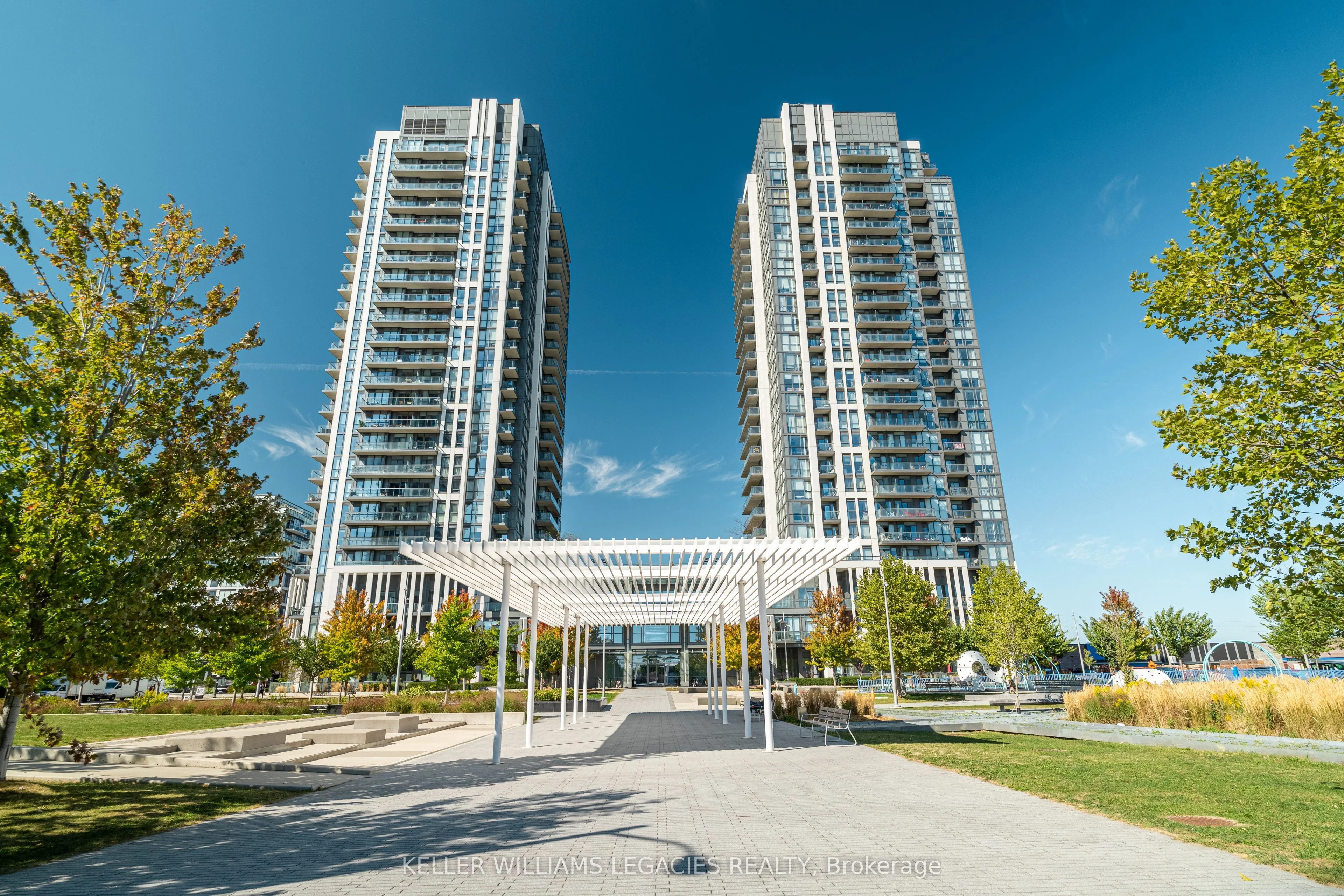 17 Zorra Street 102, Toronto W08, ON M8Z 0C8