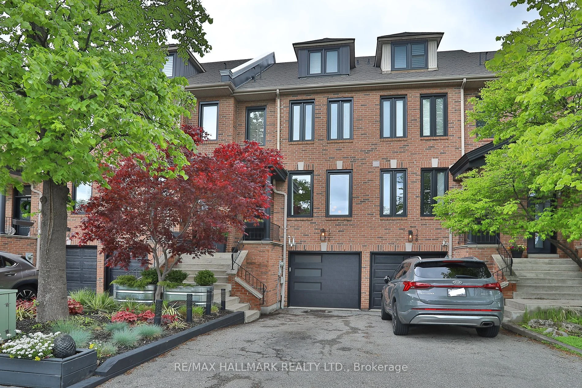 146 Manitoba Street, Toronto W06, ON M8Y 1E3