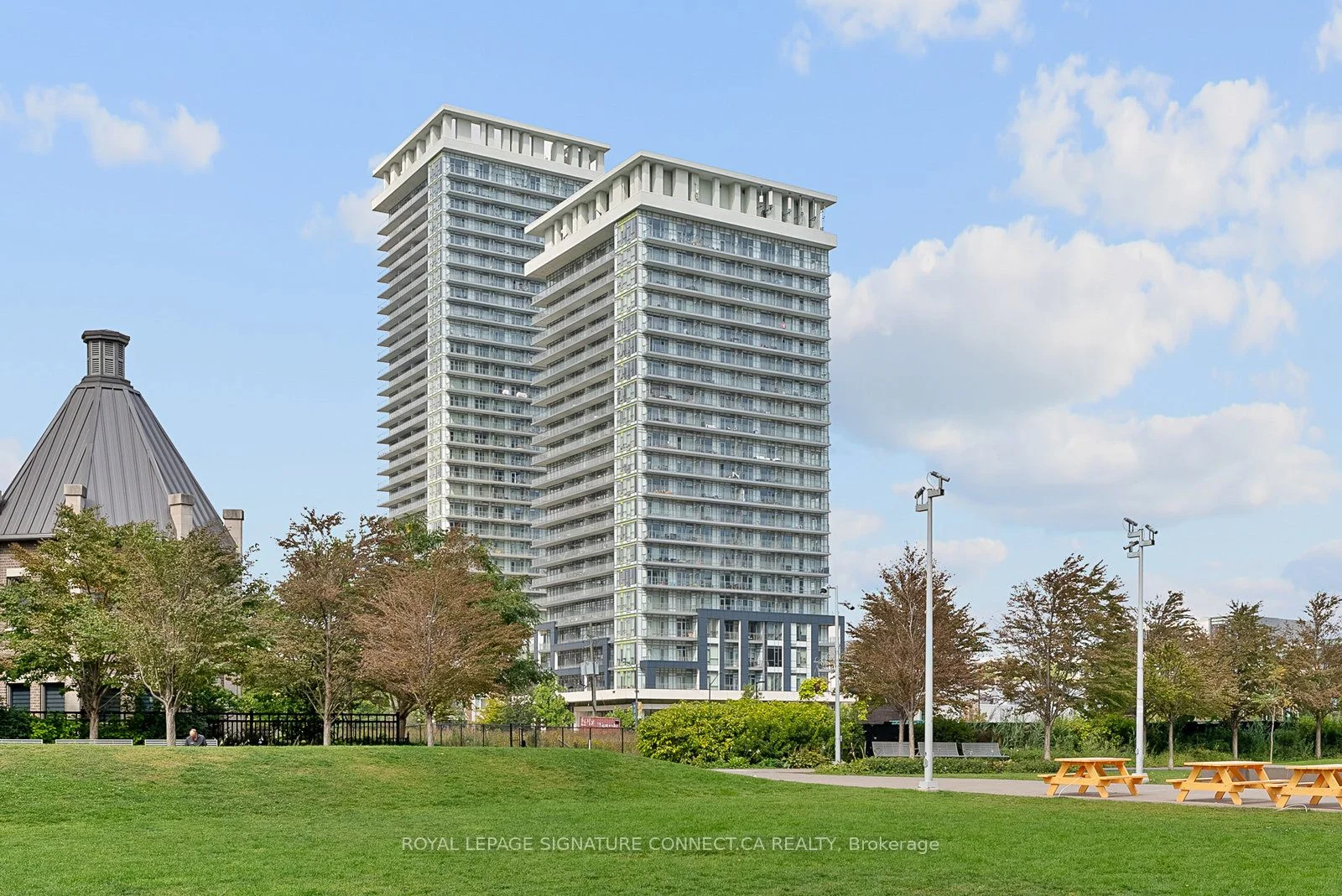 365 Prince of Wales Drive 1704, Mississauga, ON L5B 0G6