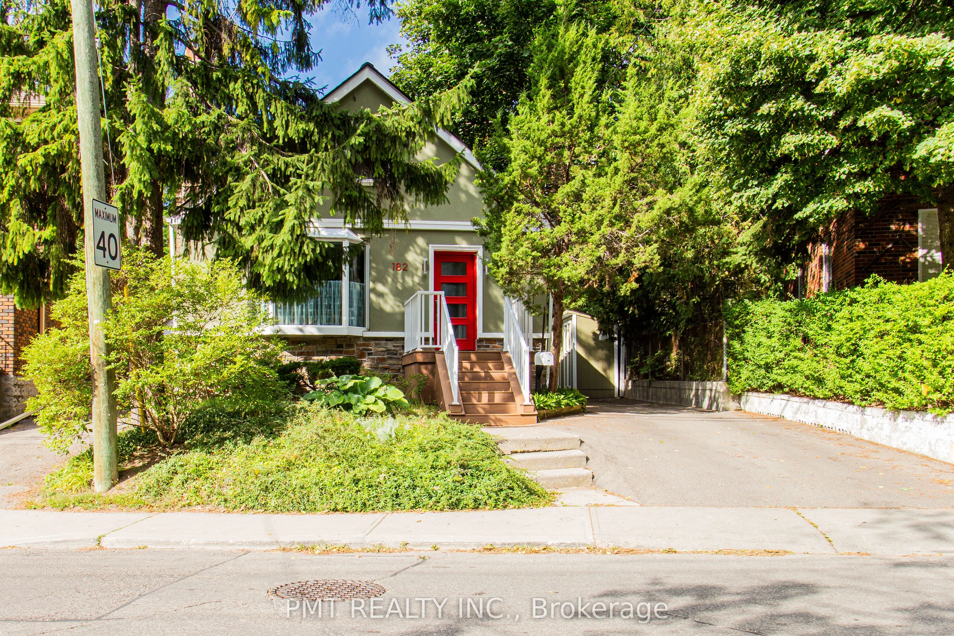 182 Clendenan Avenue, Toronto W02, ON M6P 2X2