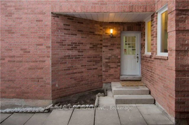 1261 Valerie Crescent, Oakville, ON L6J 7E9