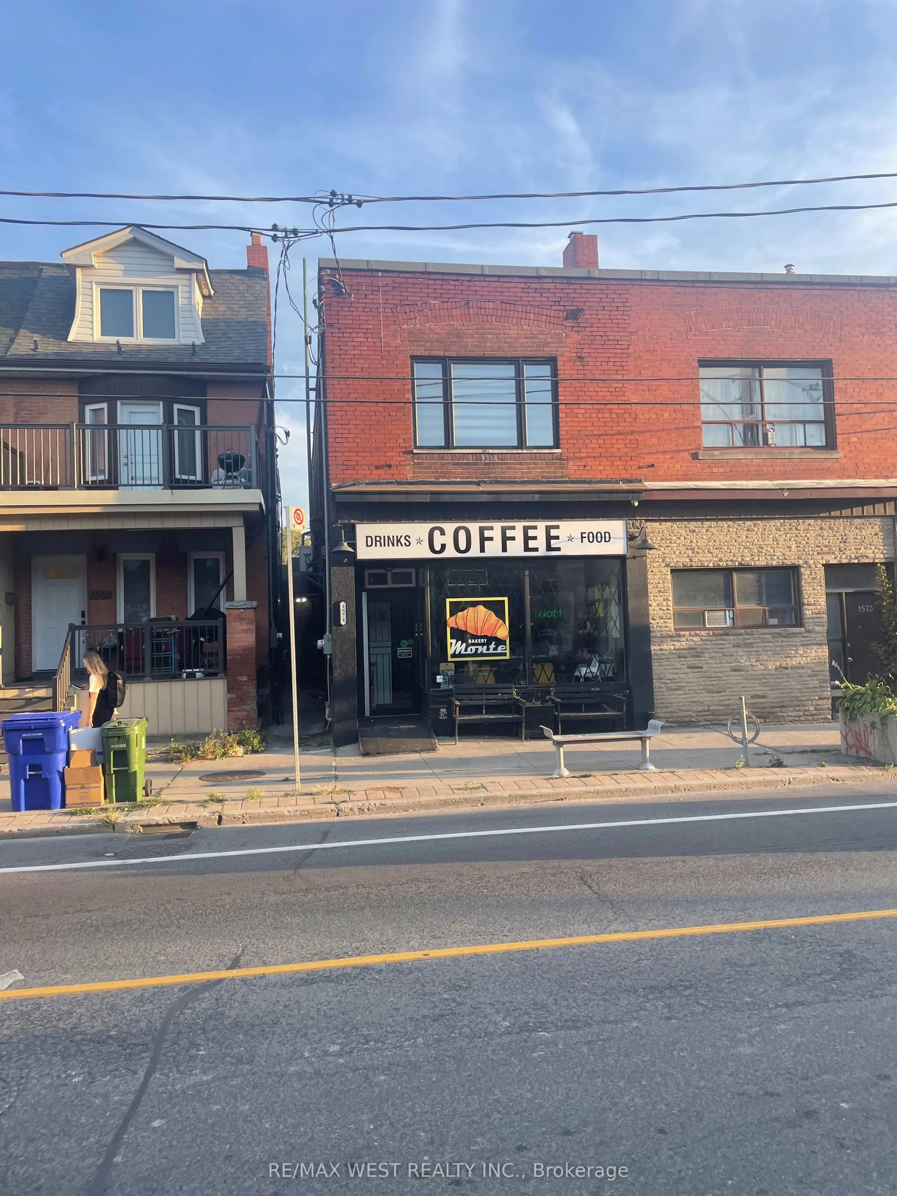 1571 Dupont Street 2nd Flr, Toronto W02, ON M6P 3S5
