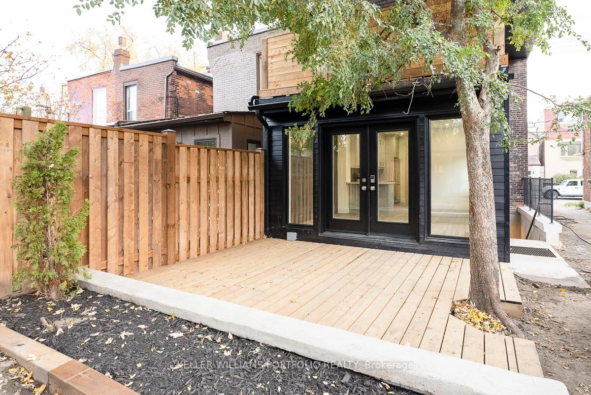 180 Maria Street Main, Toronto W02, ON M6P 1W4