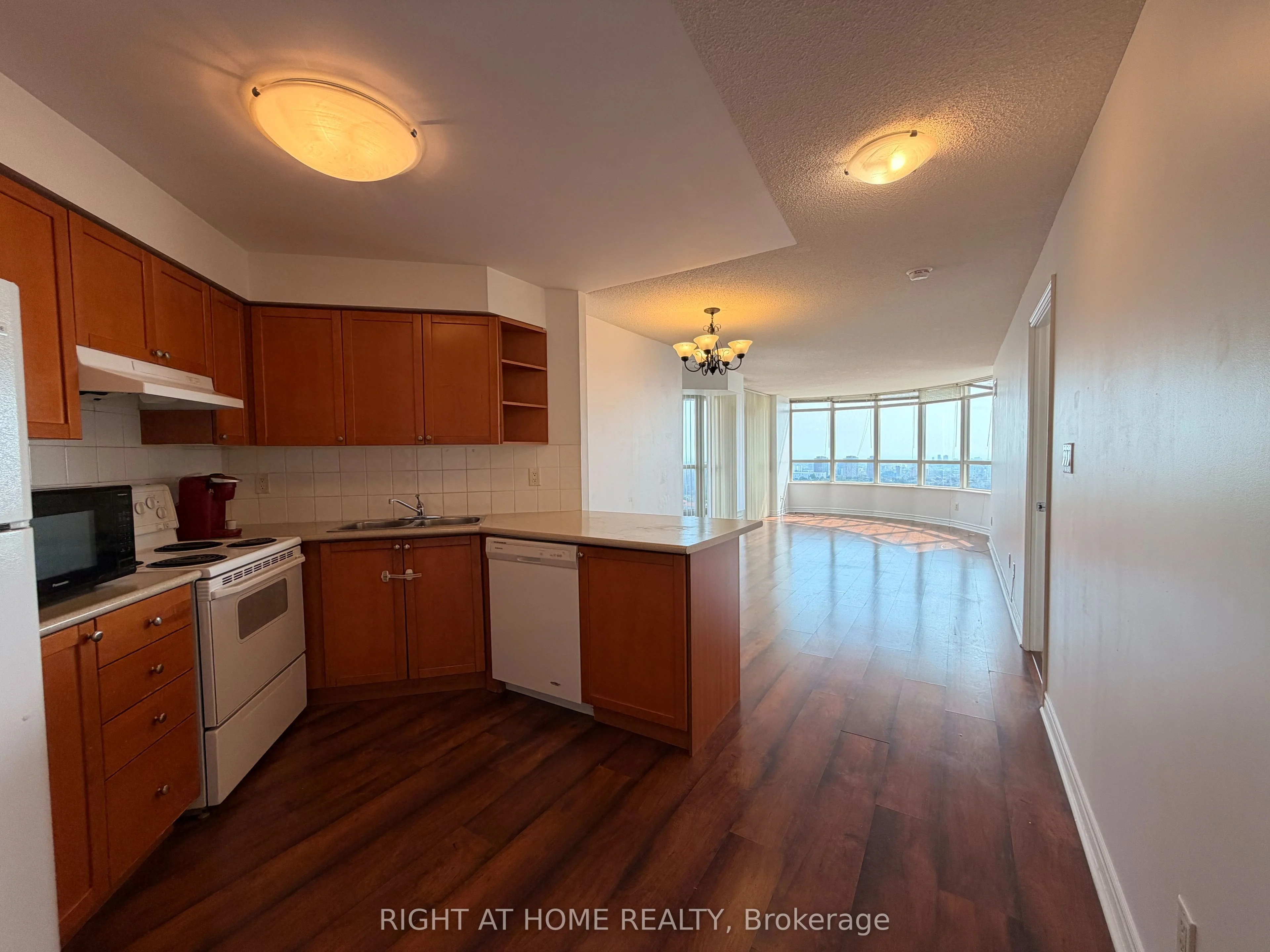3880 Duke Of York Boulevard 2111, Mississauga, ON L5B 4M7