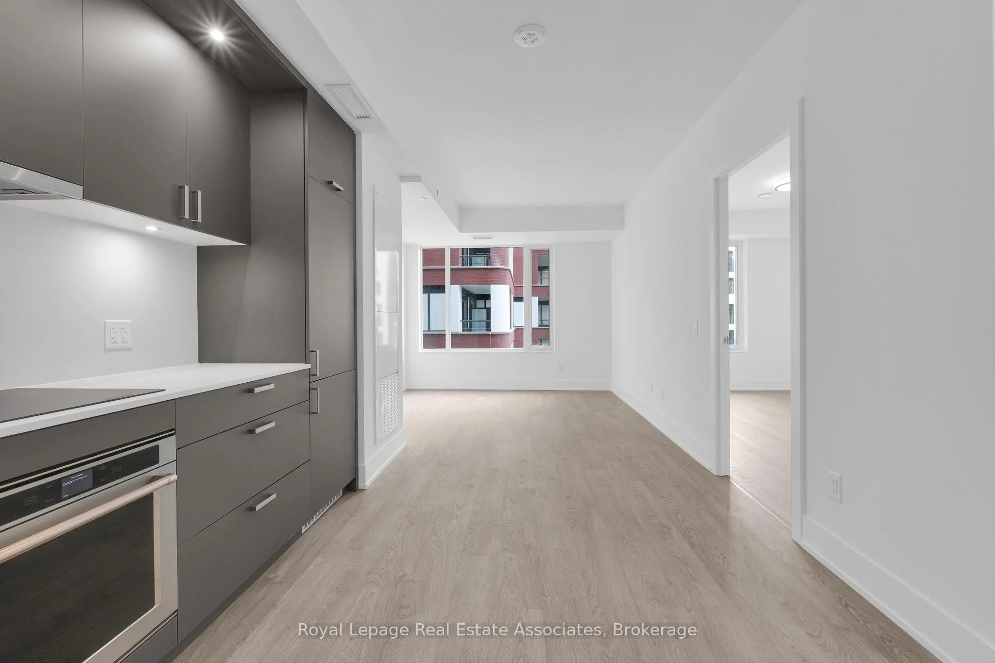 259 The Kingsway 302, Toronto W08, ON M9A 0G2
