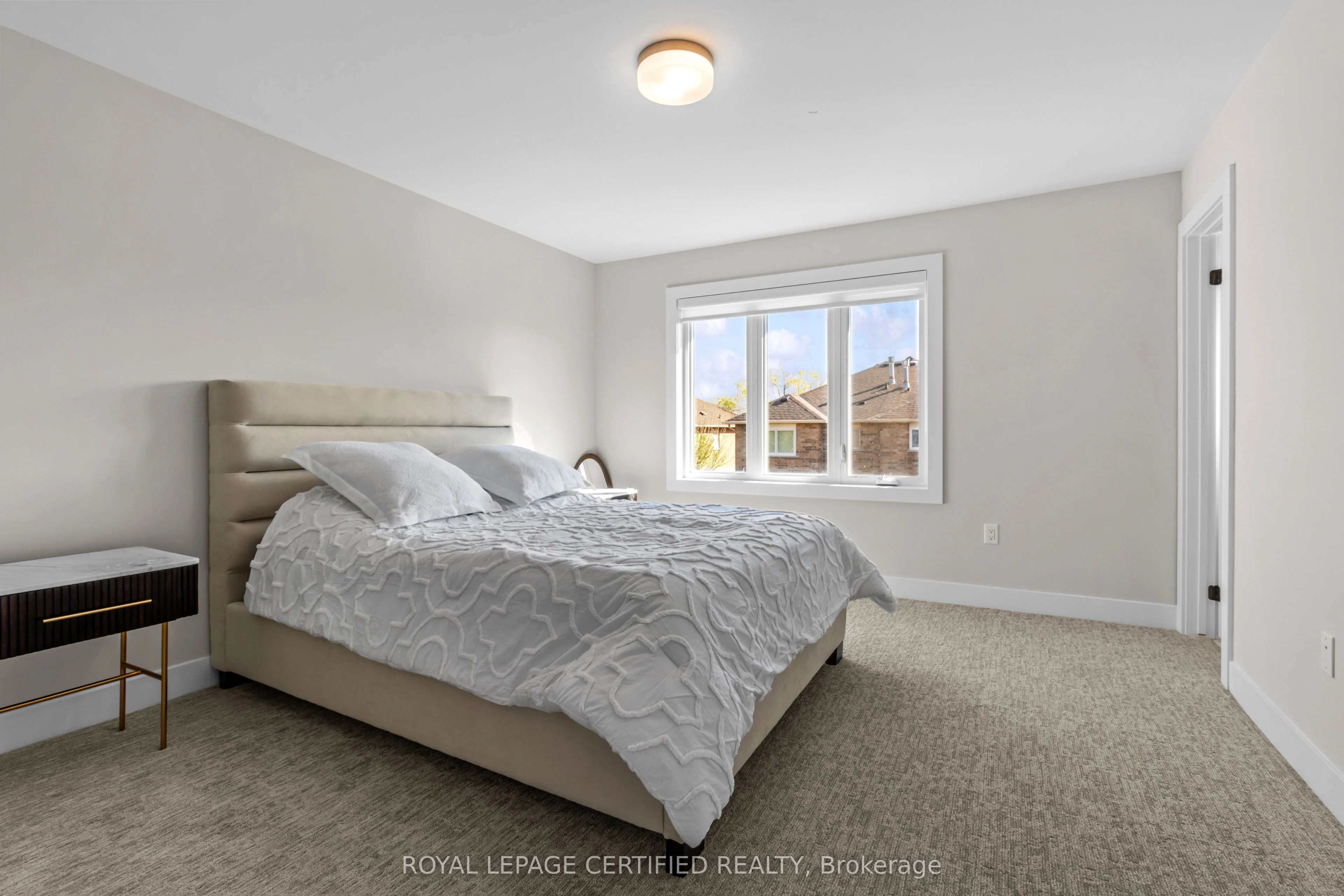 2745 Westoak Trails Boulevard N 5, Oakville, ON L6M 3W7