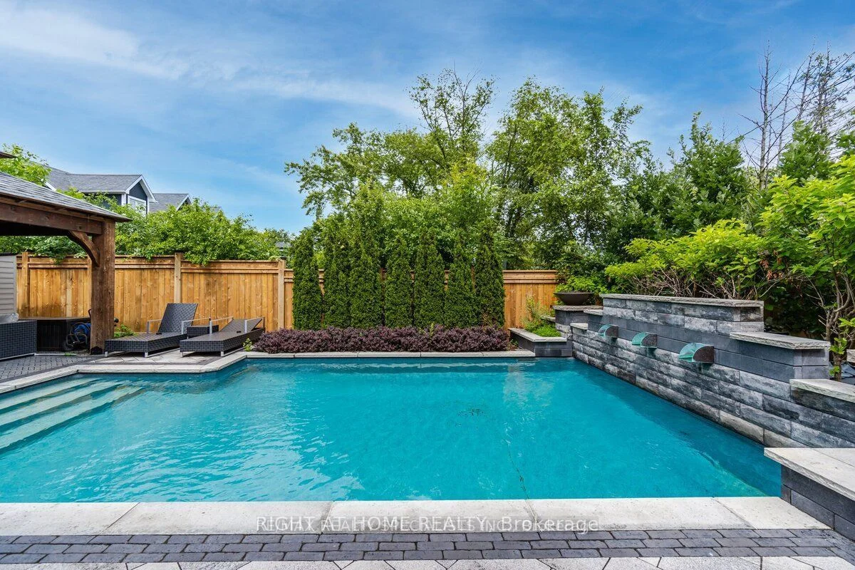 523 BROOKSIDE Drive, Oakville, ON L6K 1R4