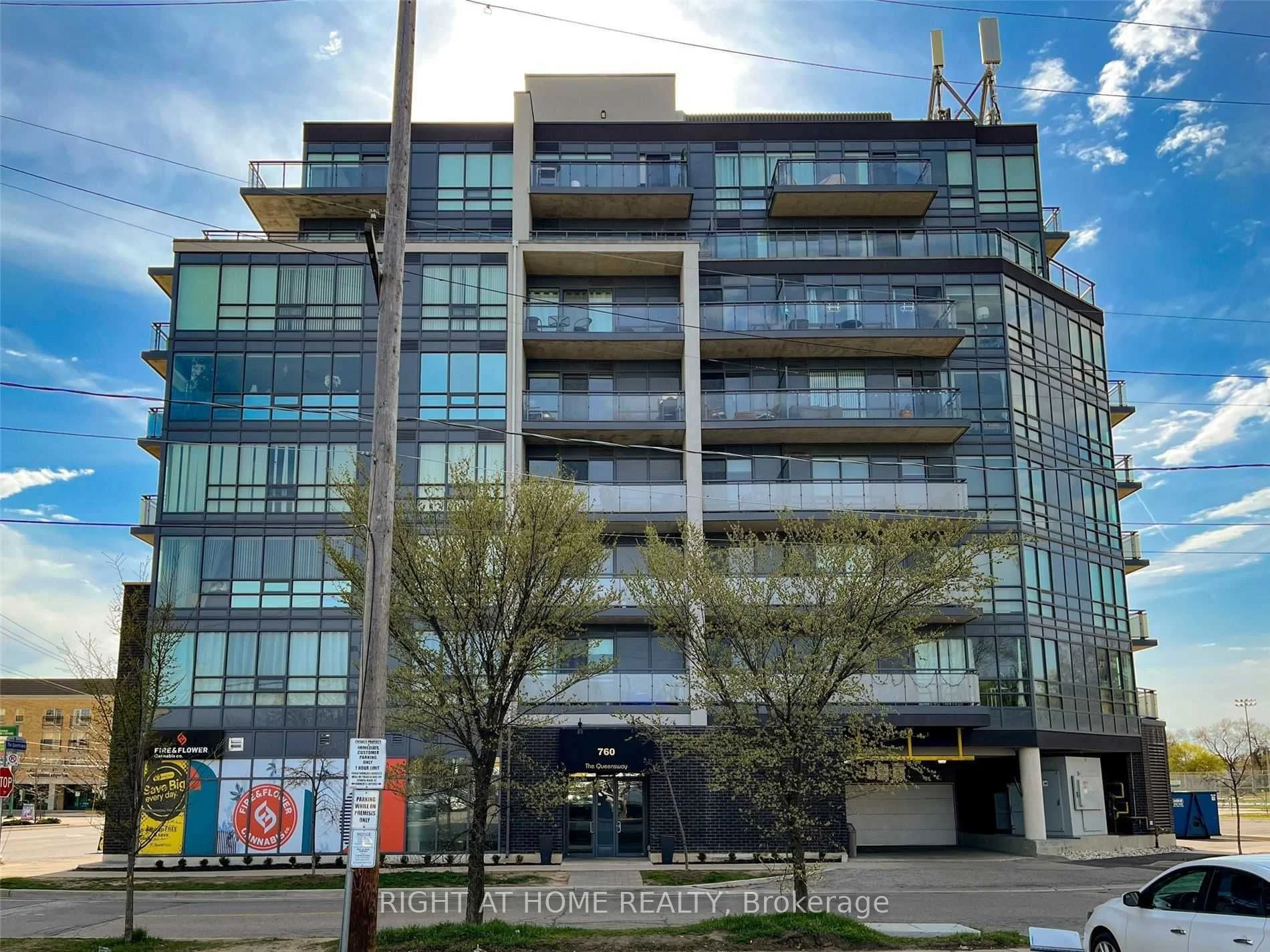 #410 760 The Queensway, Toronto W07, ON, M8Z 0E1
