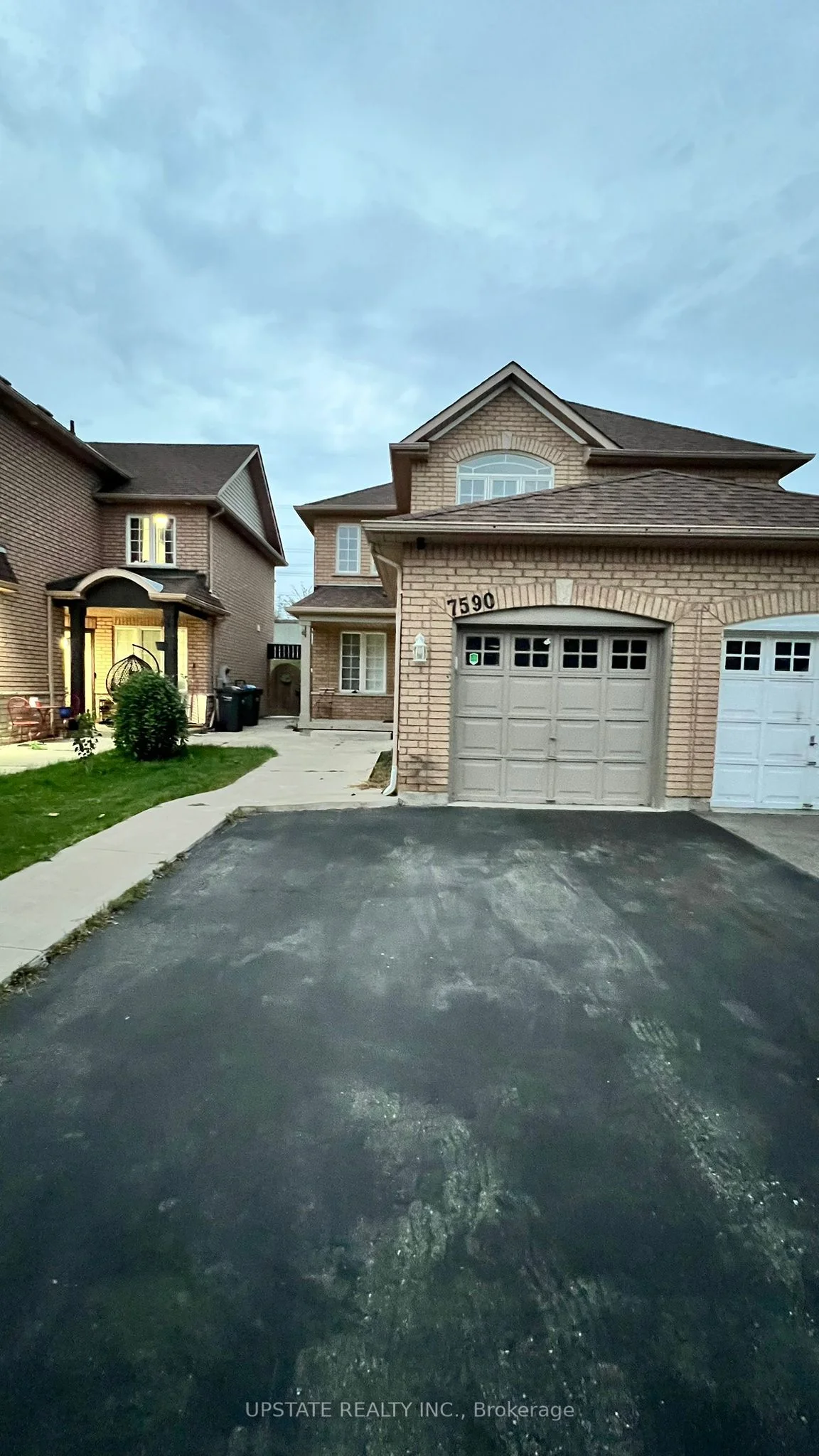 7590 Black Walnut Trail, Mississauga, ON L5N 8A7
