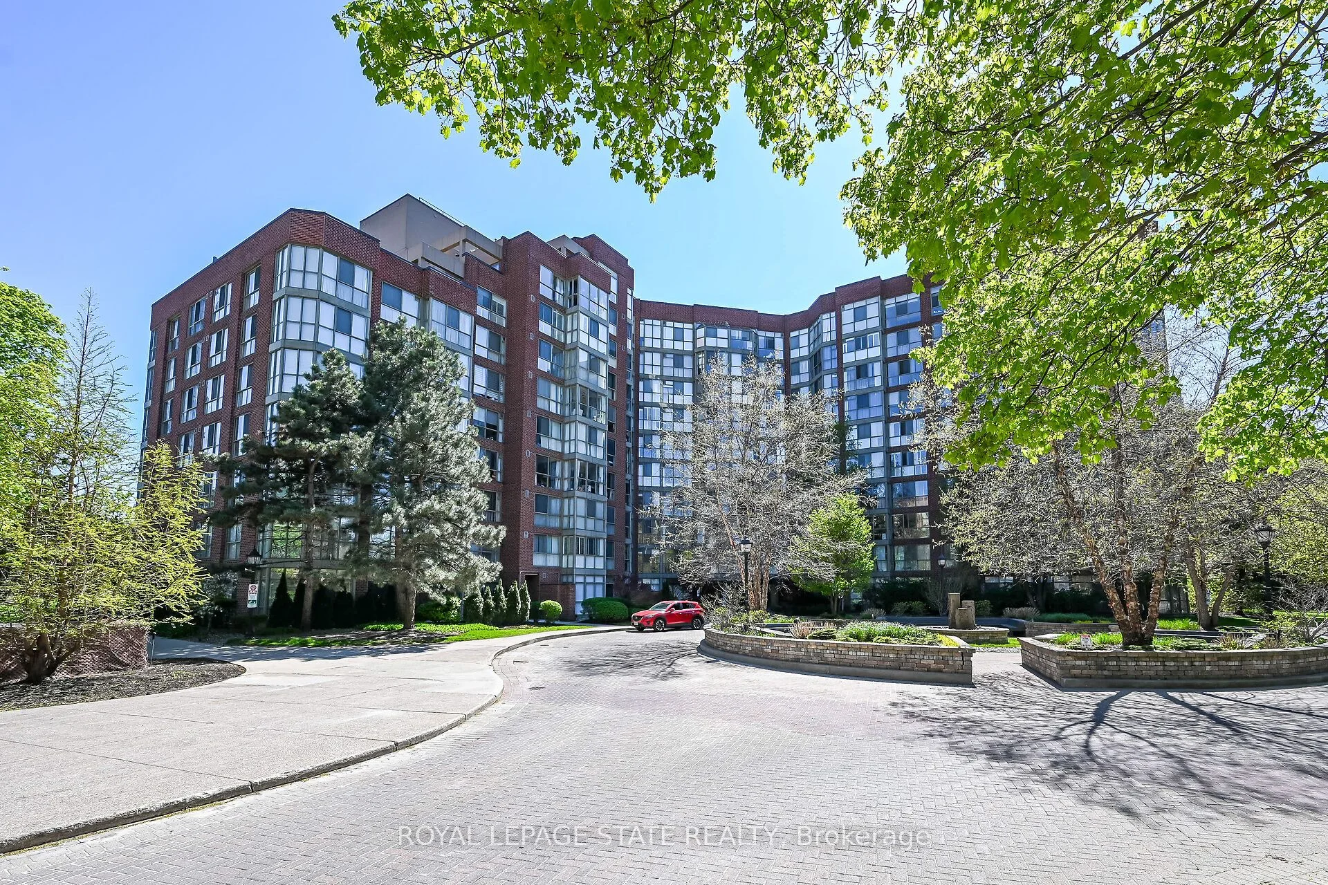 22 Southport Street 224, Toronto W01, ON M6S 4Y9