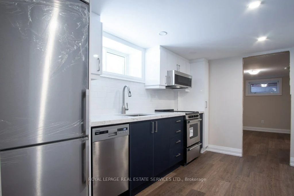 256 Annette Street Lower, Toronto W02, On M6p 1r1
