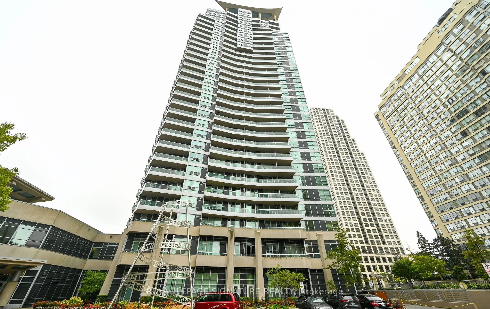 33 Elm Drive W 503, Mississauga, ON L5B 4M2