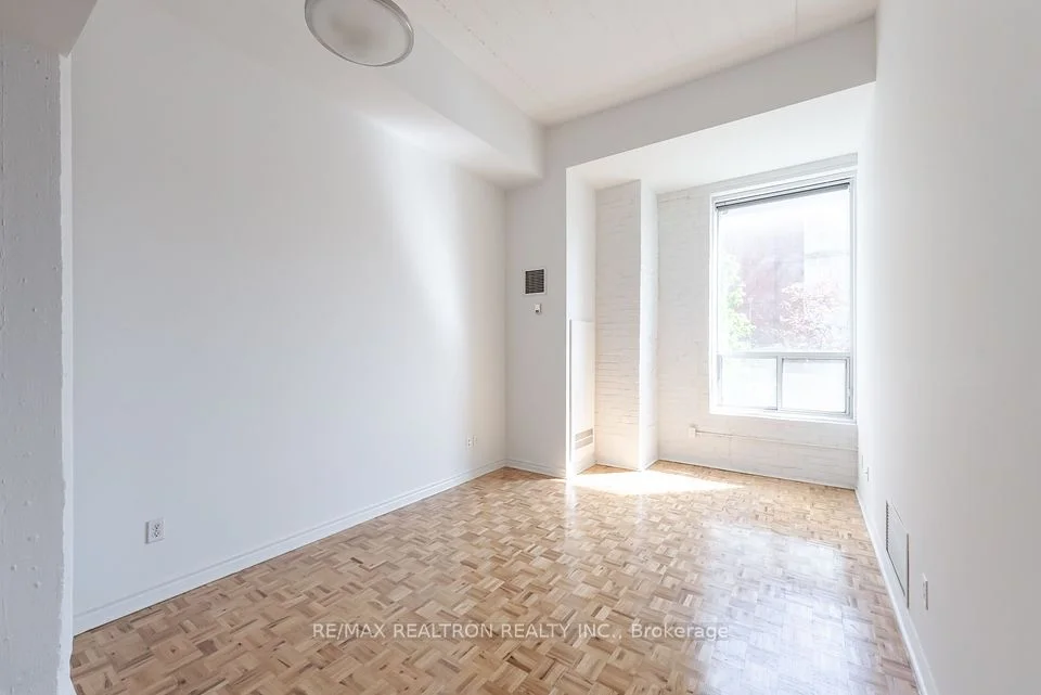 1407 Dupont Street 319, Toronto W02, On M6h 4j7