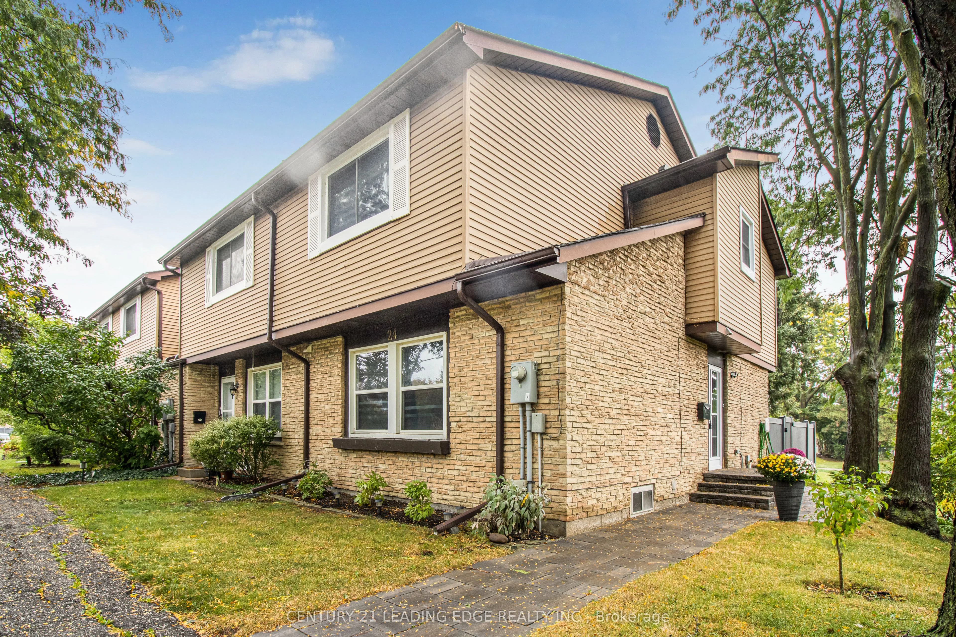 120 Falconer Drive 24, Mississauga, ON L5N 1P5