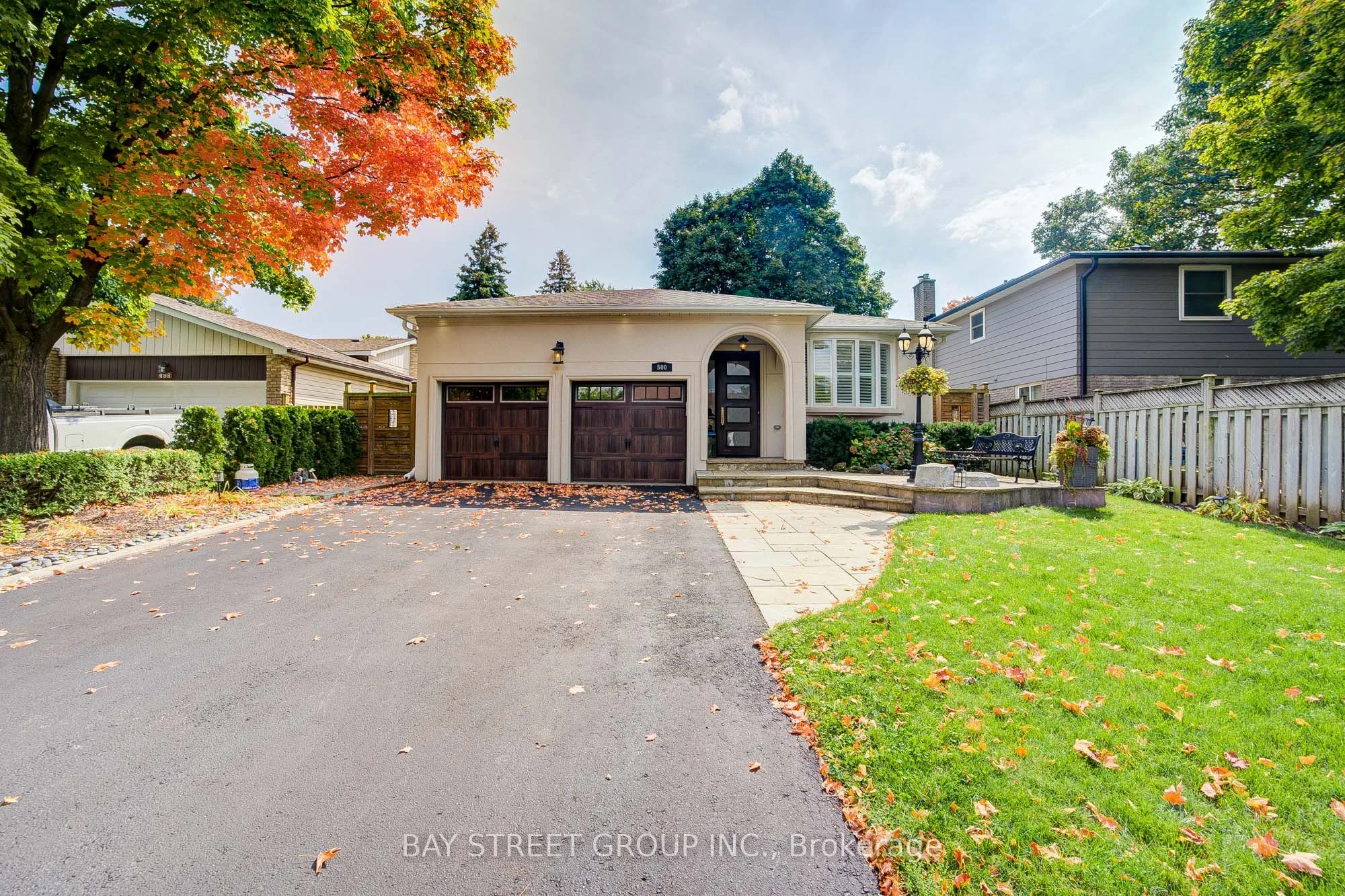 500 Tipperton Crescent, Oakville, ON L6L 5C9