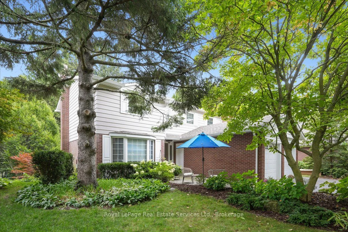 215 Weldon Avenue, Oakville, ON L6K 2H9