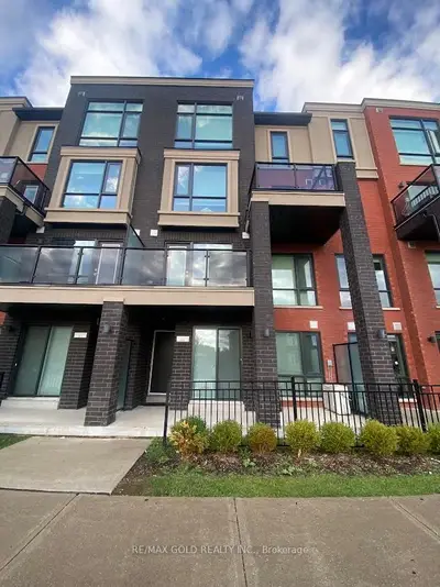 Condo Townhouse in Brampton