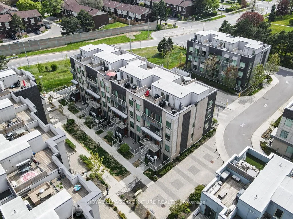 7 Applewood Lane 232, Toronto W08, ON M9C 2Z7