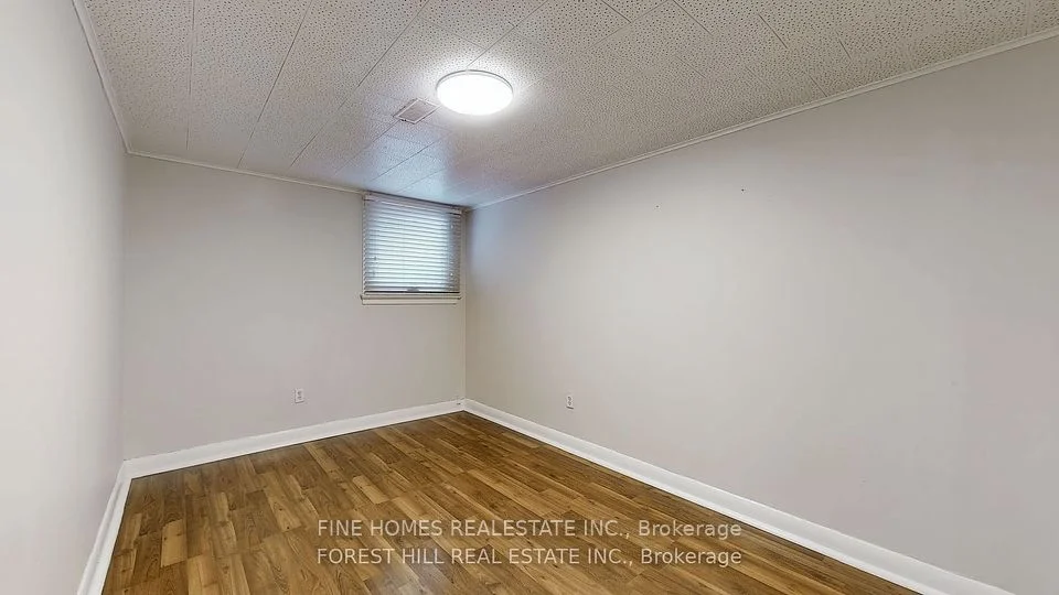 40 Fourteenth Street, Toronto W06, ON M8V 3H9