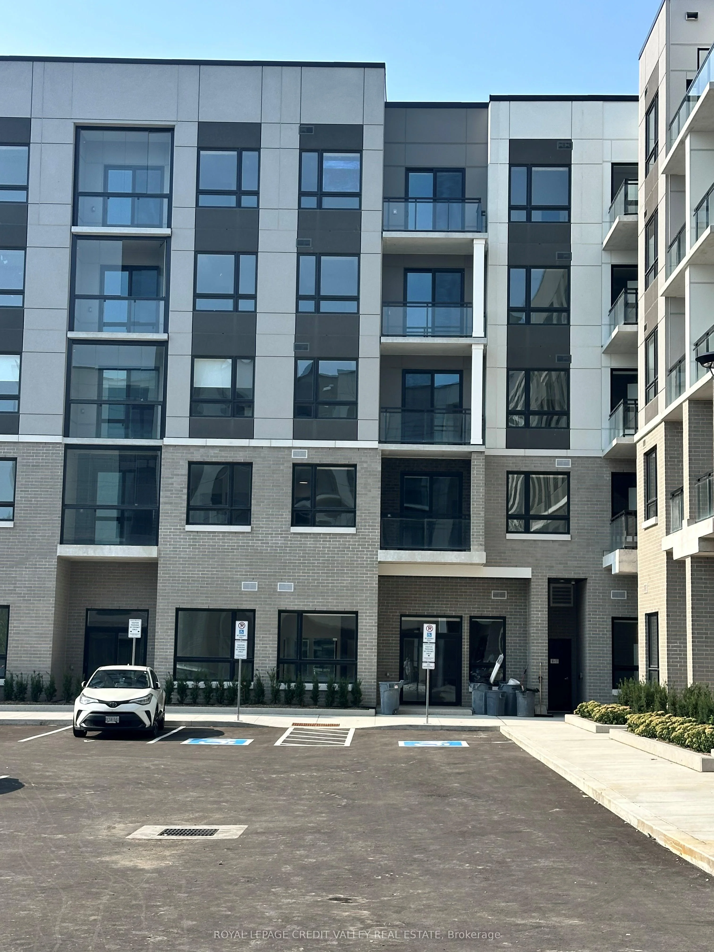3250 Carding Mill Trail 108, Oakville, ON L6M 1L3